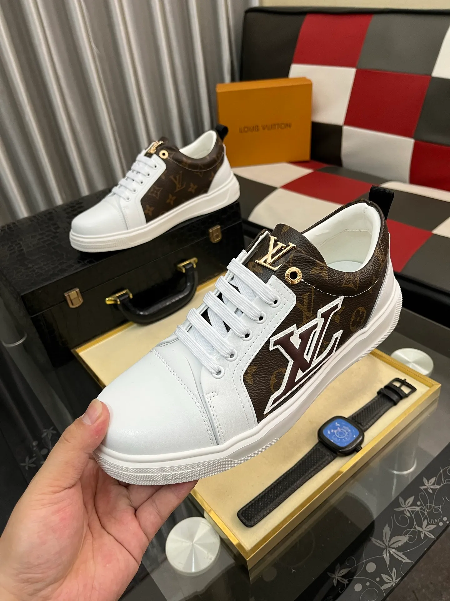 Men's shoes 💰400⌚️⌚️【LOUIS VUITTON】Same style as Louis Vuitton* official website 🚹Men's high-top casual shoes❤️Same style as popular celebrities and big names ~ Best-selling at home and abroad Lv focuses on the checkerboard series...Imported first-layer cowhide with special fabrics➕Full sheep leather lining➕Brand-specific hollow outsole💎Number: 38-443️⃣Colors available